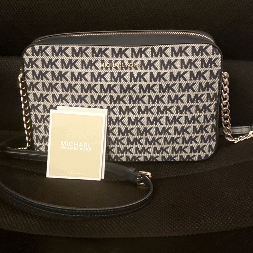 MK Jet set crossbody purse